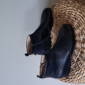 NWOT A.P.C. Womens Black Leather Flat Heel Ankle Boots‎ Inside Zipper EU37/US6.5